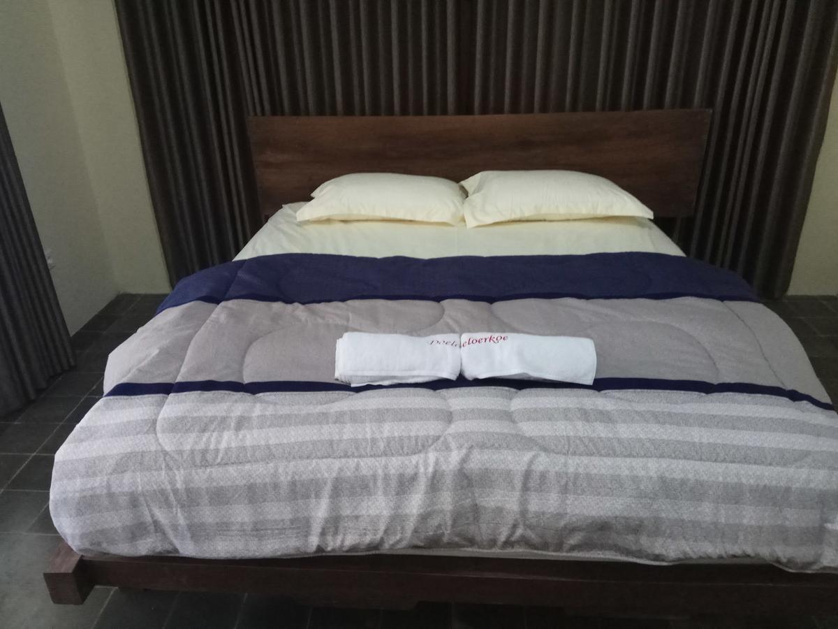 Doeloerkoe Homestay Surakarta  Экстерьер фото