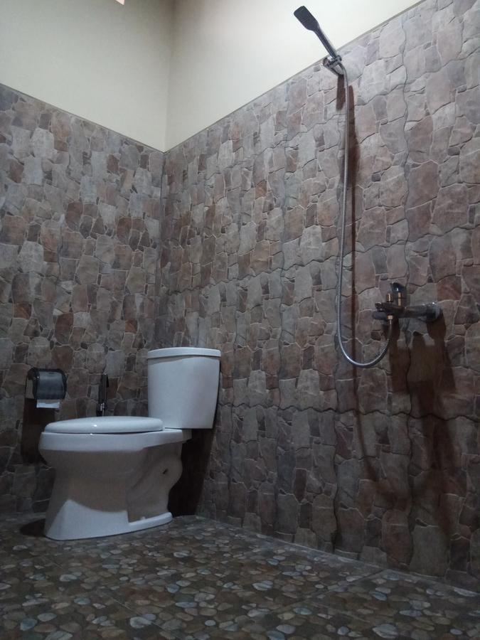 Doeloerkoe Homestay Surakarta  Экстерьер фото