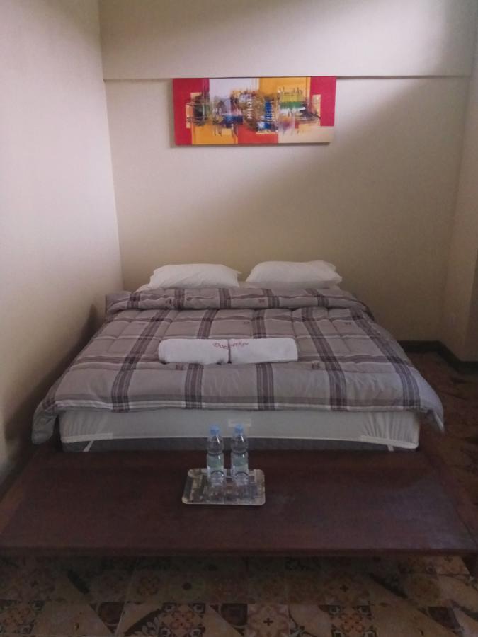 Doeloerkoe Homestay Surakarta  Экстерьер фото