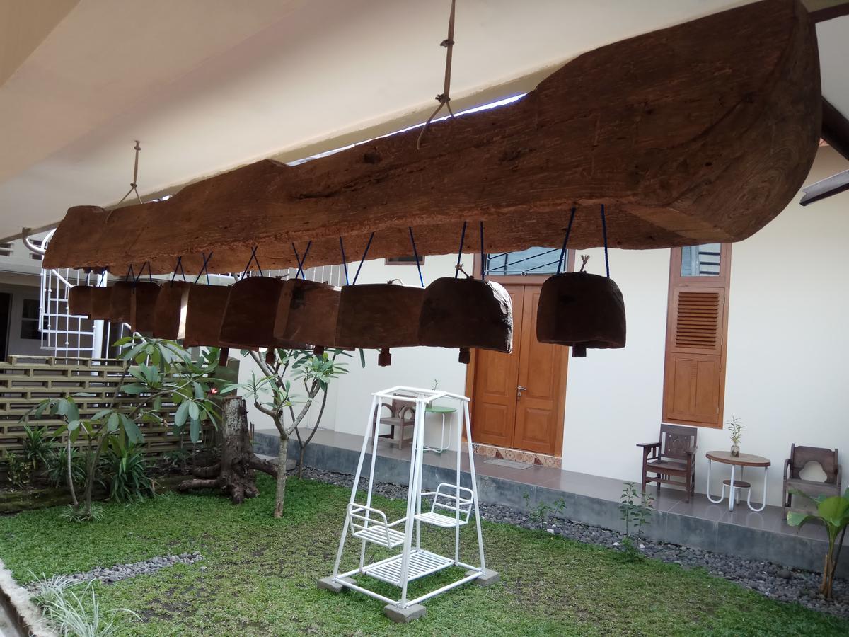 Doeloerkoe Homestay Surakarta  Экстерьер фото