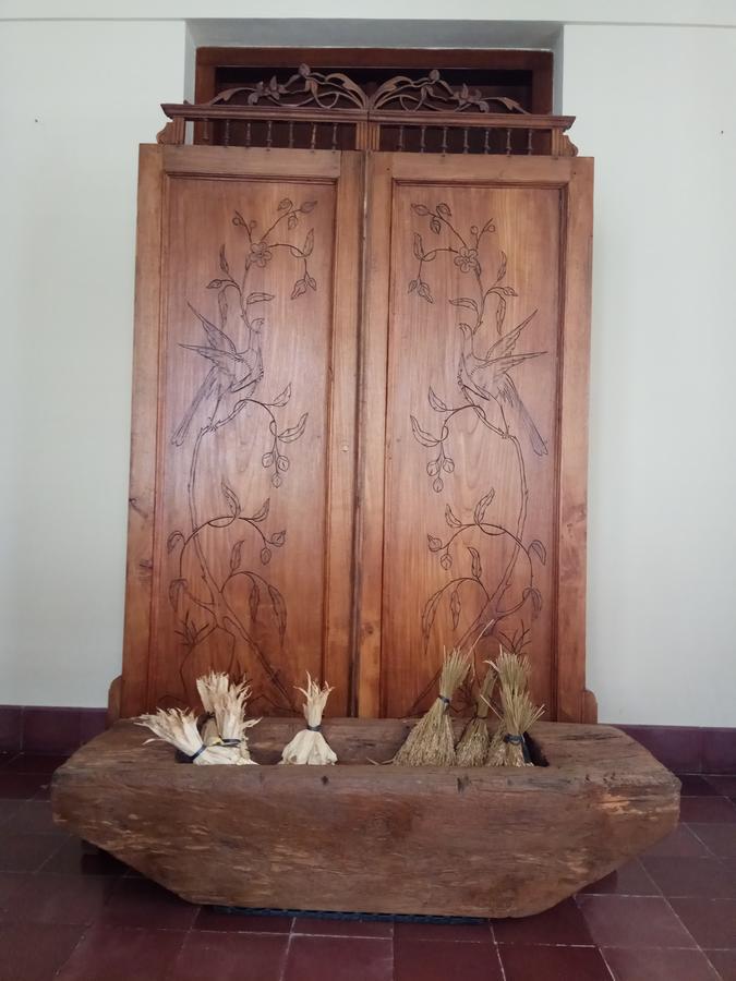 Doeloerkoe Homestay Surakarta  Экстерьер фото